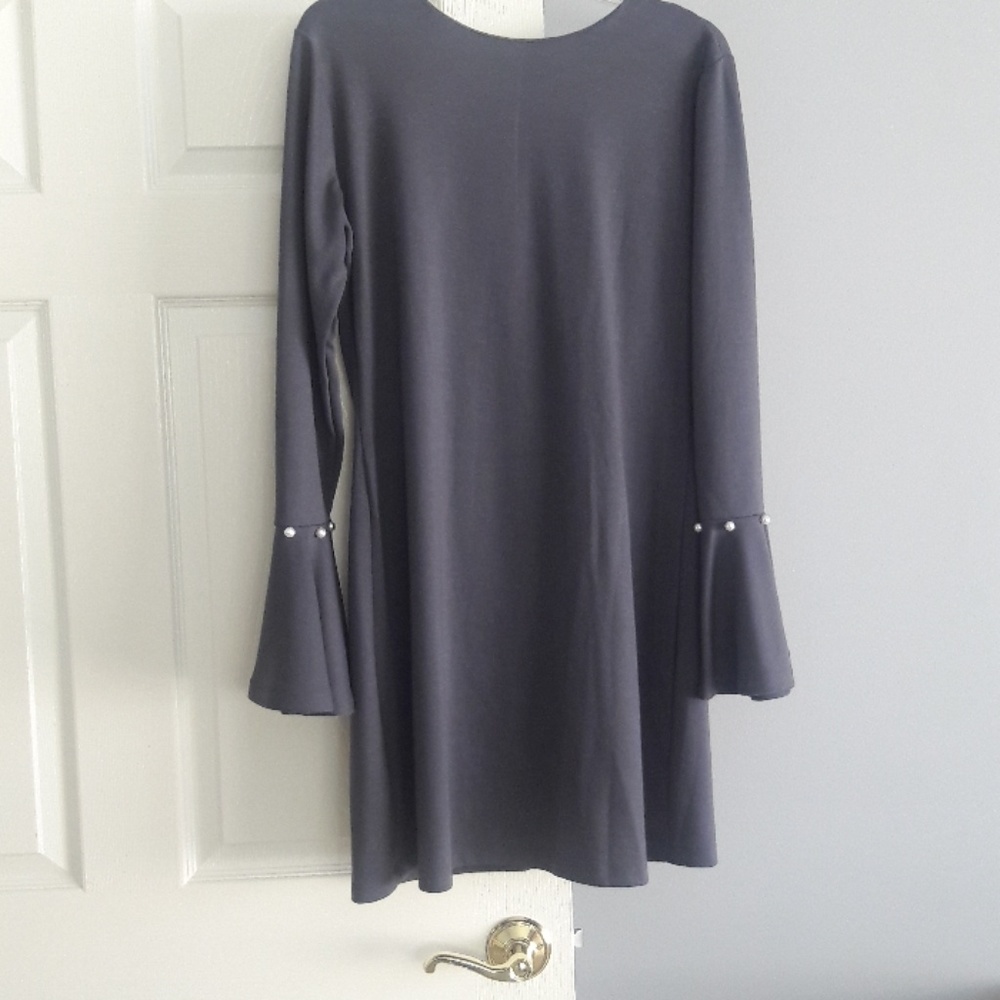 gray bell pearl sleeved dress